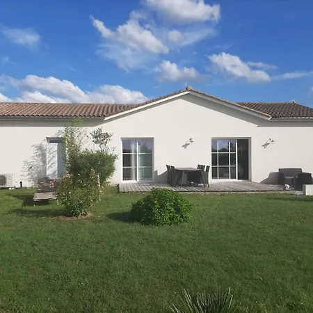 Au Bonheur Du Temps Homestay Saint-Yrieix-sur-Charente